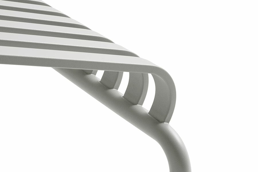 Zahradní lehátko Hay Palissade Chaise Longue