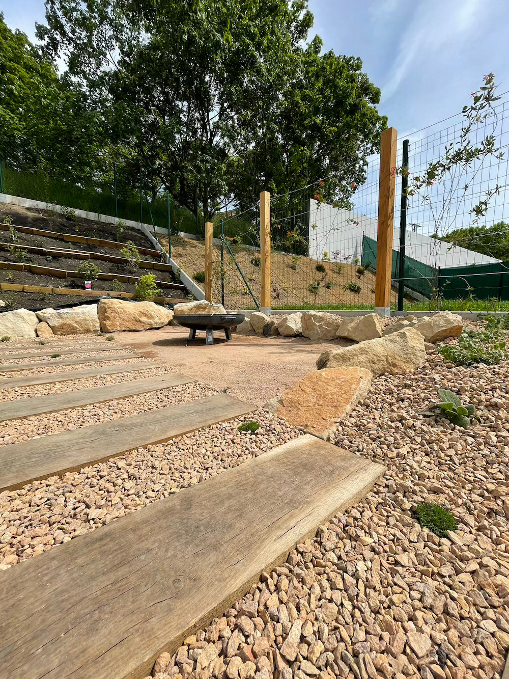 Malá zahrada s terasou