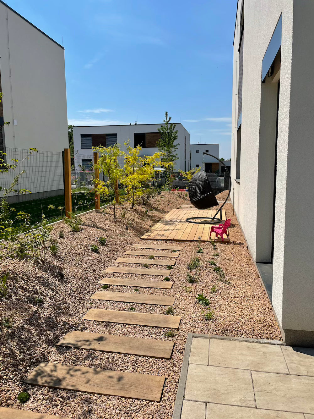 Malá zahrada s terasou