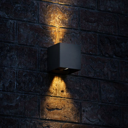 Ixion, stmívatelné LED nástěnné svítidlo